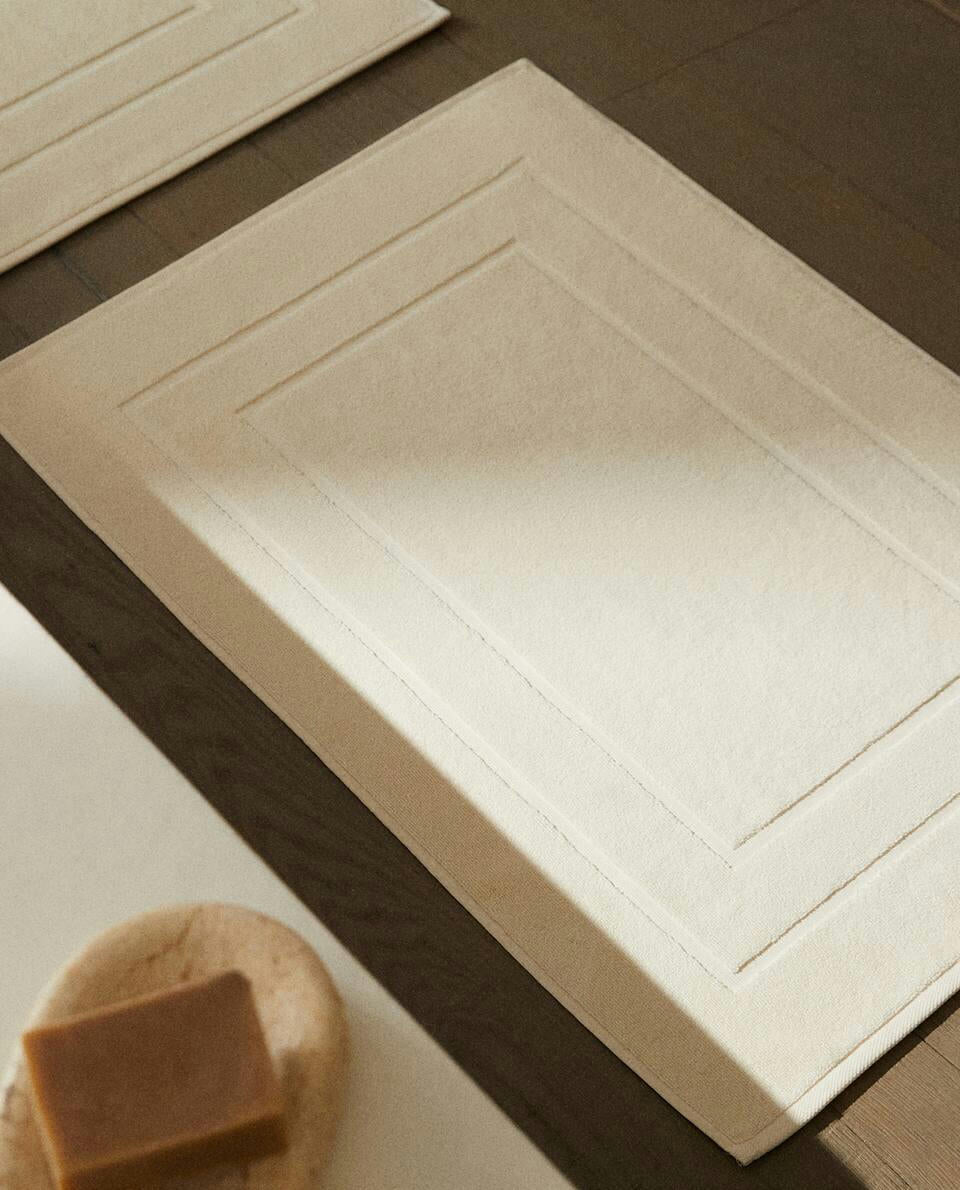 COTTON BATH MAT