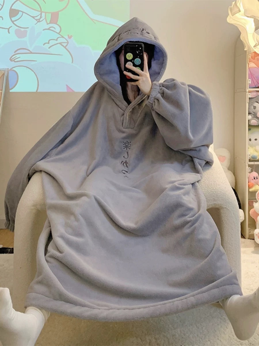 Big shirt🩶🩷